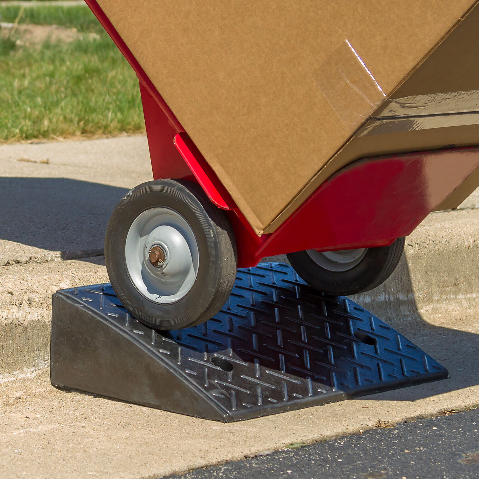 Guardian, 5.25in. H Heavy Duty Curb Ramp, Max. Ramp Length 12.75 in, Surface Width 19 in, Total Capacity 40000 lb, Model# DH-UP-5